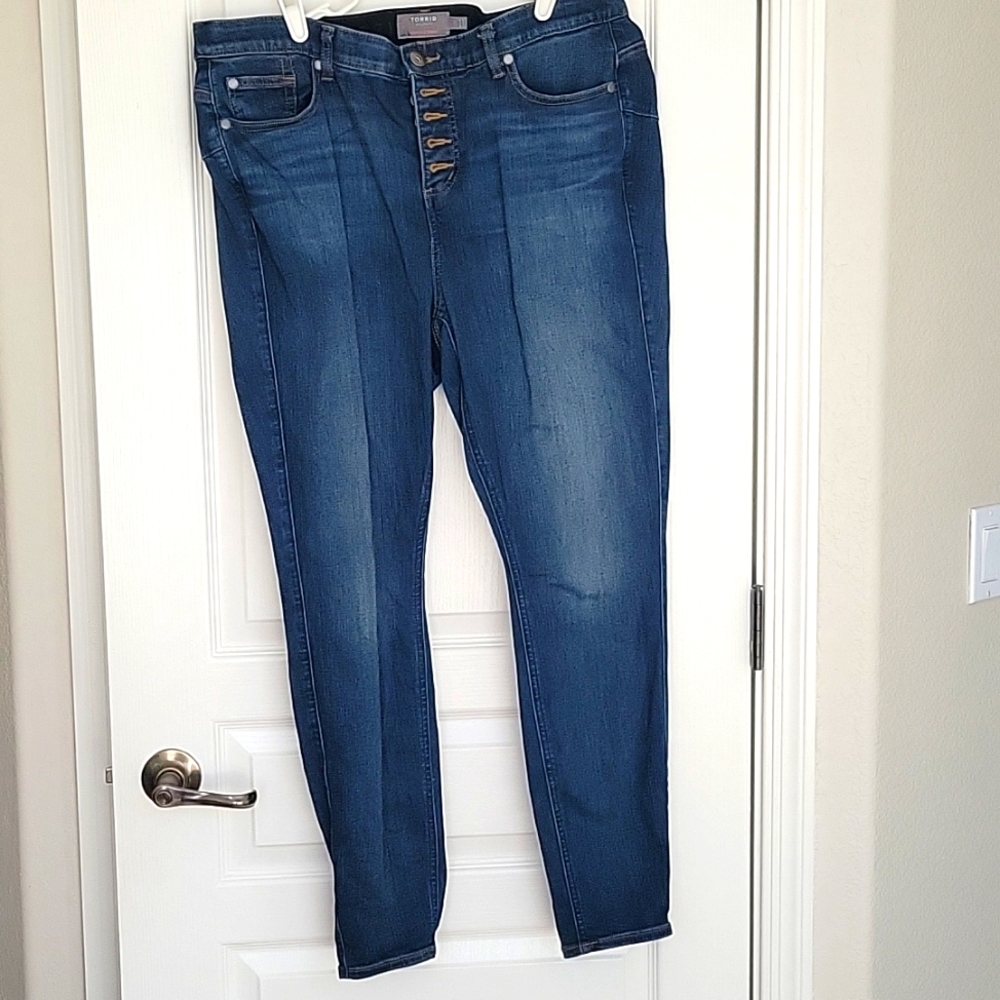 Torrid Bombshell Skinny Jeans, Bottonfly, Dark Rinse (Size 16R)